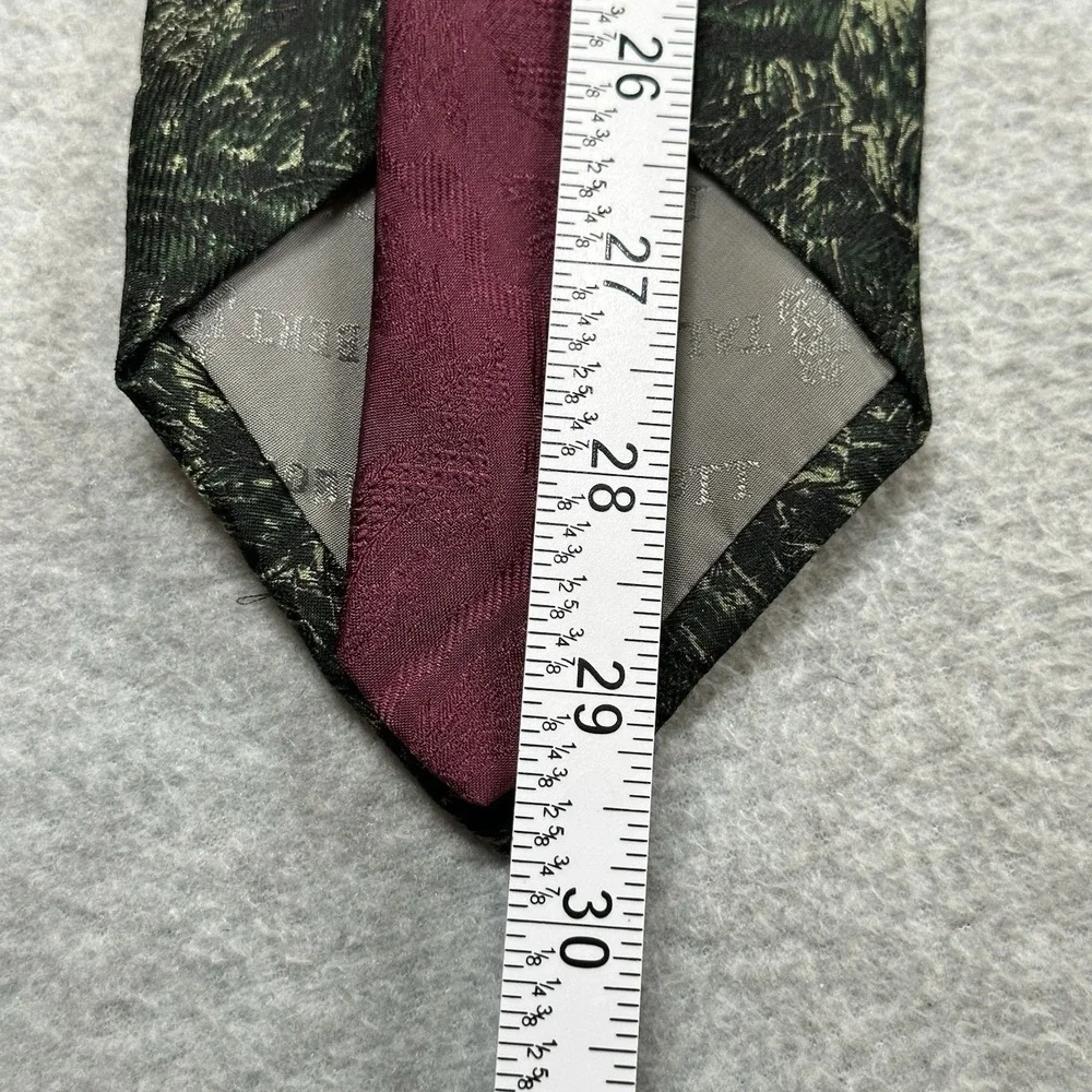 Robert Talbott House Of Walsh Necktie Silk Horse Racing Jockeys Hand Sewn In USA